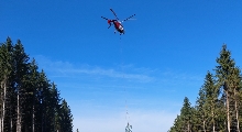 Heli-Einsatz bei Leitungserrichtung