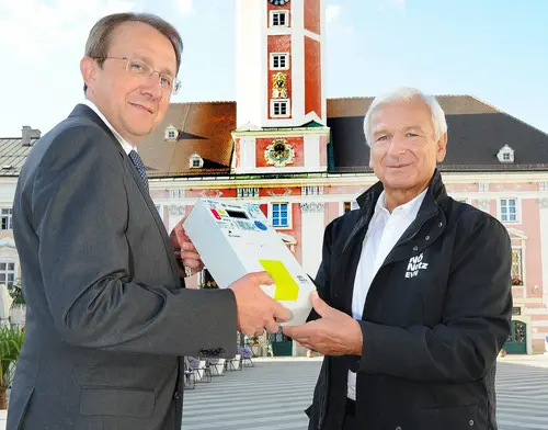 Bürgermeister Matthias Stadler und Herbert Bugl, Leiter des  Netz NÖ Service Centers in St. Pölten