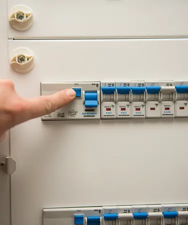 FI-Schalter und Prüftaste