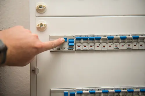 FI-Schalter und Prüftaste