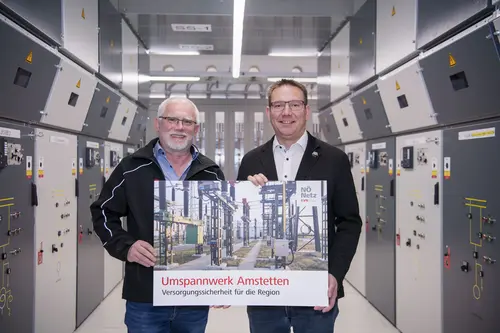 Leiter Netz NÖ Service Center Amstetten Johann Eßletzbichler und Bürgermeister Christian Haberhauer