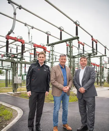 EVN Vorstandsdirektor Franz Mittermayer, Bürgermeister Lassee Roman Bobits und Geschäftsführer Netz NÖ Werner Hengst