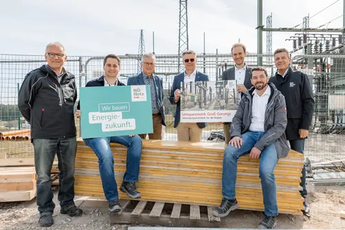 Robert Gegenbauer (Netz NÖ), NR Lukas Brandweiner, Amtsleiter Andreas Fuchs, Bgm. Christian Laister, Abteilungsleiter Christian Schirmer (Netz NÖ), Peter Zierler (Netz NÖ), Walter Trachsler (Netz NÖ)