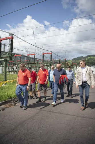 Sebastian Vogler, Bundesrat Karl Weber, Leopold Jamöck, Konstantin De Martin,  Projektleiter Markus Schaberger, Amtsleiter Thomas Hochebner, Patrick Riesenhüber