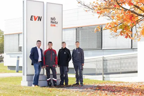 Lehrlinge und Leiter Service Center der Netz NÖ in Gmünd: Walter Trachsler, Bernhard Stangl, Lukas Pollak und Leon Schmid