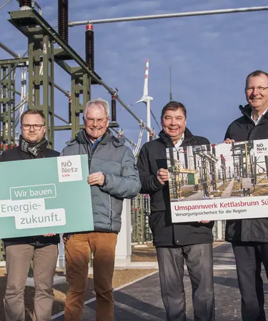 Bürgermeister Erich Stubenvoll, Landtagspräsident Karl Wilfing, Netz NÖ Geschäftsführer Werner Hengst, EVN Vorstandsdirektor Stefan Stallinger