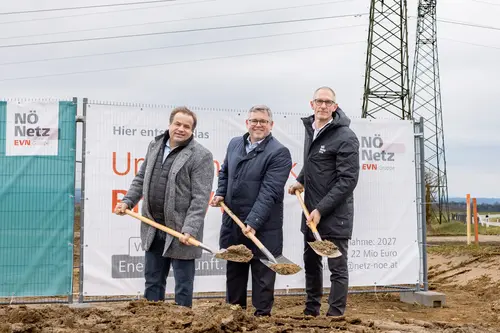 Bürgermeister von Brunn an der Wild Harald Frank, Landesrat Ludwig Schleritzko und Netz NÖ Geschäftsführer Harald Dammerer