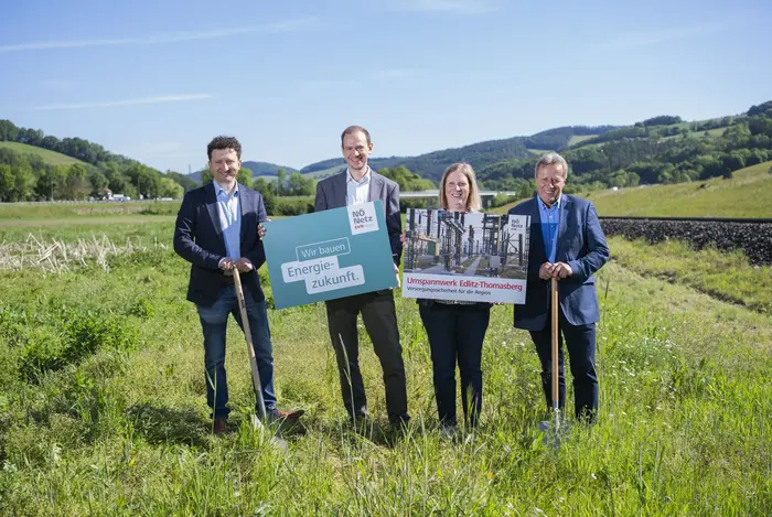 Bürgermeister Edlitz Thomas Ernst, Netz NÖ Abteilungsleiter Netz Engineering Elektrizität Christian Schirmer, Bürgermeisterin Thomasberg Karoline Ofenböck, Bürgermeister Grimmenstein Engelbert Pichler