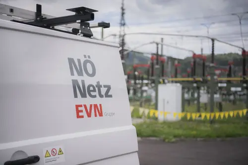 Umspannwerk Traisen mit Netz NÖ Bus im Vordergrund.
