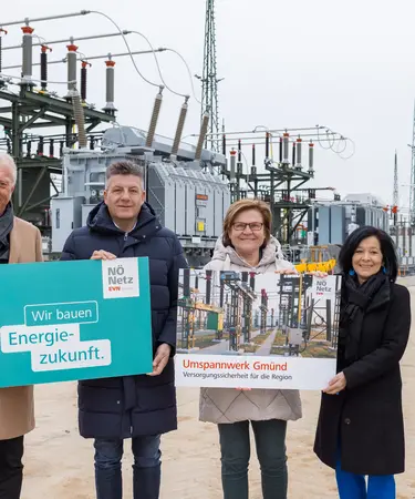  Landtagsabgeordneter Michael Bierbach, Leiter des Netz NÖ Service Center Gmünd Walter Trachsler, Bürgermeisterin Helga Rosenmayer, Bundesrätin Margit Göll, Projektleiter Netz NÖ Manuel Birkfellner