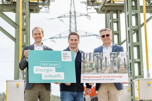  Abteilungsleiter Christian Schirmer (Netz NÖ), NR Lukas Brandweiner, Bgm. Christian Laister.