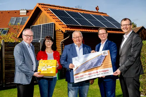  v.l.n.r.: LH-Stv. Stephan Pernkopf, Frau Gabriele Eismayer, Herr Leopold Eismayer, EVN Vorstandssprecher Stephan Szyszkowitz, EVN Vorstandsdirektor Stefan Stallinger