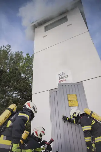 Die alte Trafostation wurde der freiwilligen Feuerwehr für Übungszwecke zur Verfügung gestellt