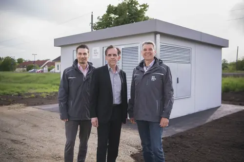 v.l.n.r.: Robert Sieder, Netz NÖ, Bürgermeister Ewald Gorth, Anton Waxenegger, Leiter des Netz NÖ Service Centers in St. Pölten