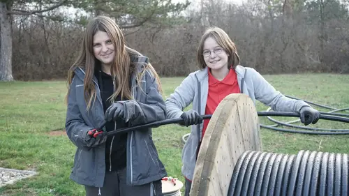 Lehrlinge Anna Schrammel (re.) und Janine Ringel (li.)