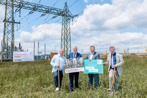 Bürgermeister Stefan Judmann (Irnfritz), Landesrat Anton Kasser, Netz NÖ Geschäftsführer Werner Hengst und Bürgermeister Eduard Kranzl (Japons)
