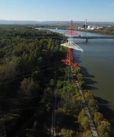 Symbolfoto eines Stromnetzes