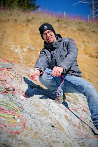  Netz NÖ Projektleiter Manuel Birkfellner der die gezielten Sprengungen vorbereitet